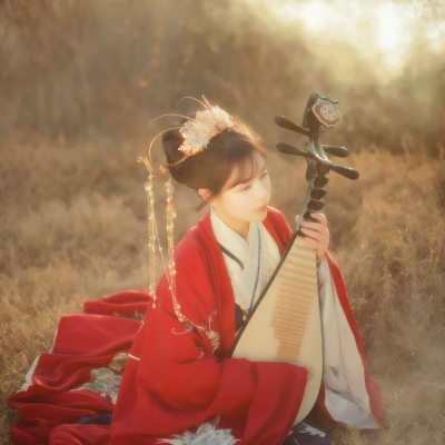 高清好看的红衣女子唯美古风头像图片大全(精选38张)