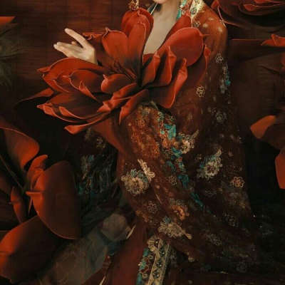 高清好看的红衣女子唯美古风头像图片大全(精选38张)