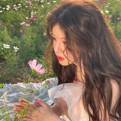 有气质的漂亮女孩头像图片(精选20张)