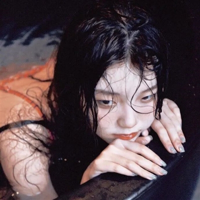 超好看丧气女生头像(优选22张)