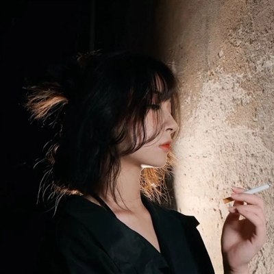 超好看丧气女生头像(优选22张)