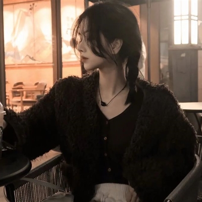 超好看丧气女生头像(优选22张)