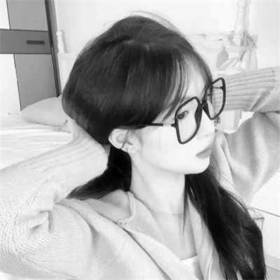 黑白女生头像可爱头像(精选22张)
