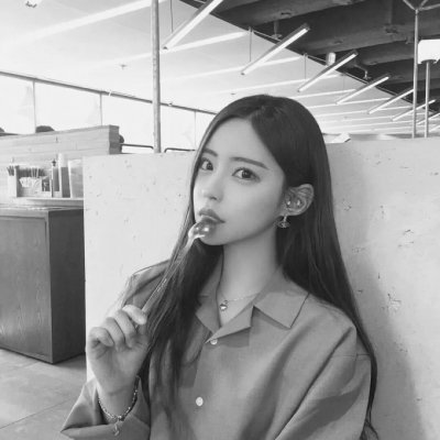 黑白女生头像可爱头像(精选22张)