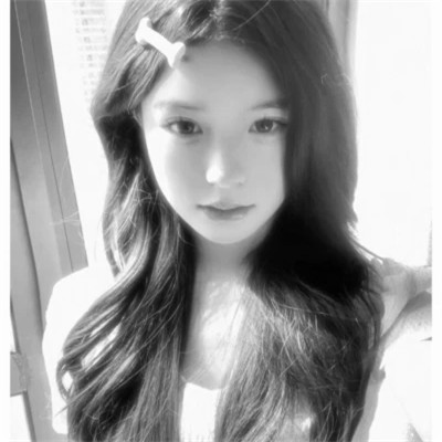 黑白女生头像可爱头像(精选22张)