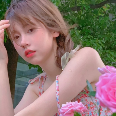 微信头像女干净唯美图片(共24张)