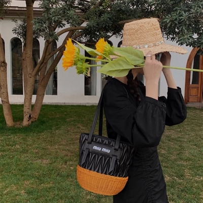 好看意境女生qq头像图片(优选16张)