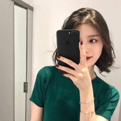 手机控少女头像图片(18张)