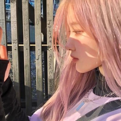 沉寂冷漠的非主流女生QQ头像(共20张)