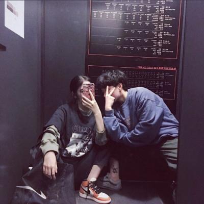 2023微信低调幸福的情侣头像两张(12张)