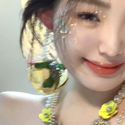 最新带好运的可爱萌女生头像(精选17张)