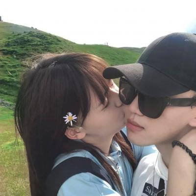 2023真人超酷一人一张情侣头像大全(共20张)