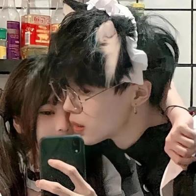 2023真人超酷一人一张情侣头像大全(共20张)