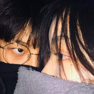 2023最新高质量的情侣真人头像(18张)