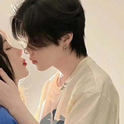 高清一眼就心动的情侣头像真人甜蜜图片(精选20张)
