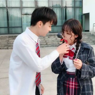 满满的学院风校园恋爱必备情侣头像(20张)