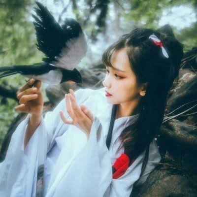 高清好看的2223最新头像女意境图片(精选20张)