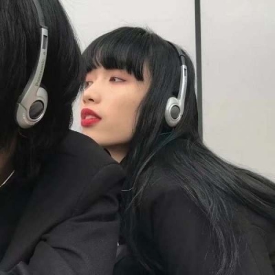 2023甜蜜又搞怪的CP情侣头像(共16张)