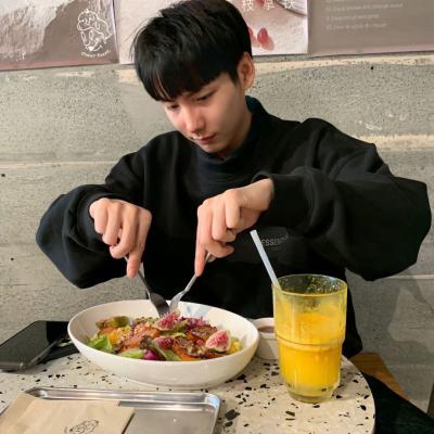 2023甜蜜又搞怪的CP情侣头像(共16张)