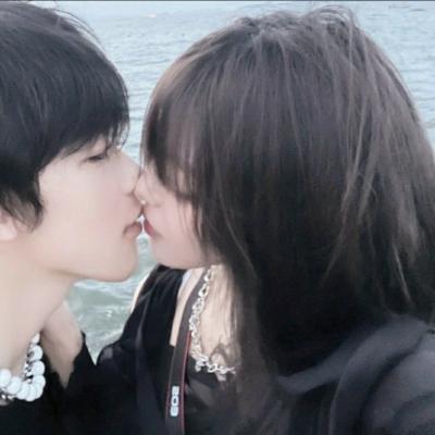 真人又很魅力的好看情头(共22张)