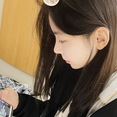 稀有头像女生真人小众高清图片(20张)