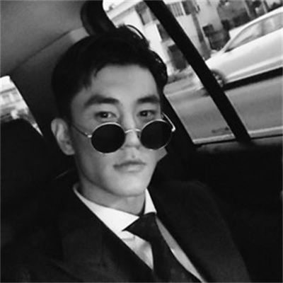 男头像黑白高冷头像(优选20张)