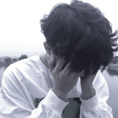 男头像黑白高冷头像(优选20张)