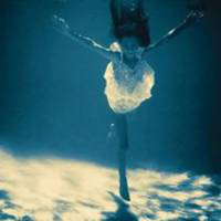 水下穿裙子的女生唯美头像(精选20张)