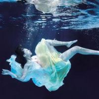 水下穿裙子的女生唯美头像(精选20张)