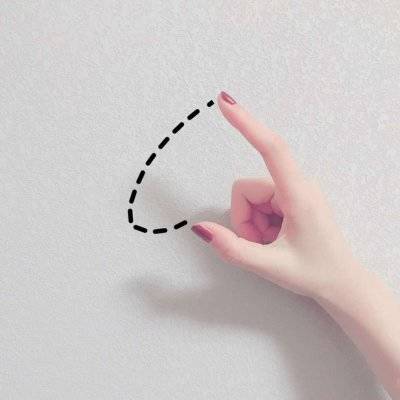 高清好看的头像女生爱心手势图片(共16张)