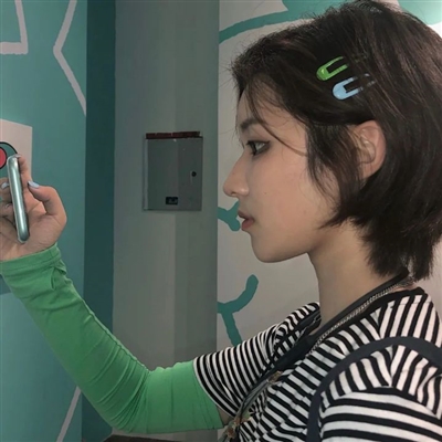 ins风优质女生头像(精选24张)