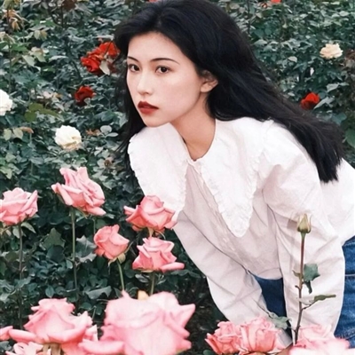 高清好看的复古风意境女生头像图片(精选22张)