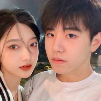 最新版浪漫又很纯情的情头大全(共24张)