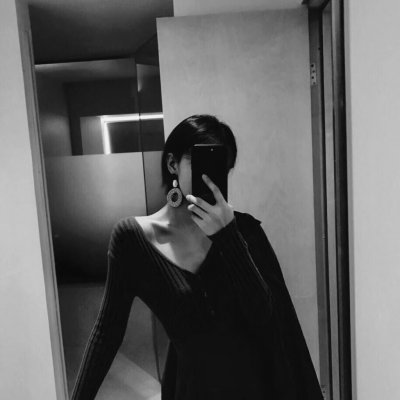 高清好看的高冷霸气黑白女王范头像图片(18张)