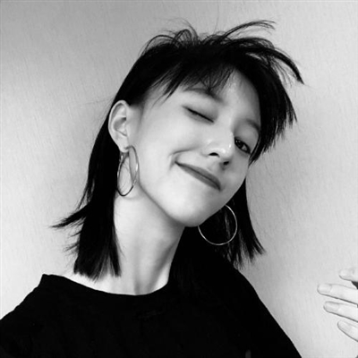 高清好看的高冷霸气黑白女王范头像图片(18张)