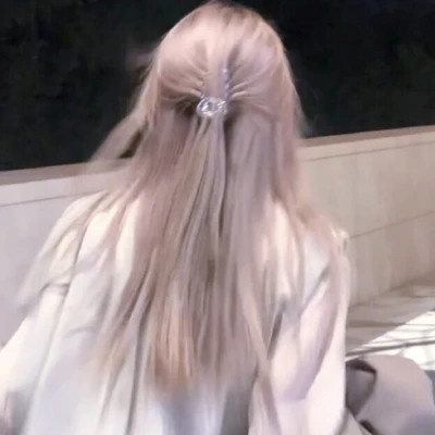 微信女生头像小清新背影高清图片(精选22张)