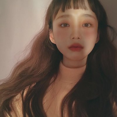 20岁左右女人微信头像(22张)