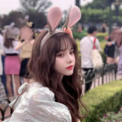 1823满满的春天气息感元气女生头像(优选20张)