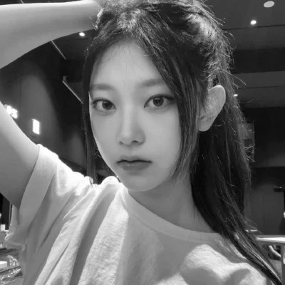 2023年小女生头像(共26张)