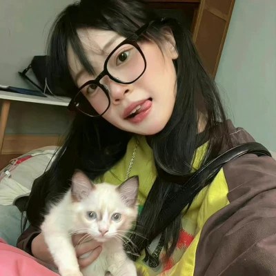 2023年小女生头像(共26张)