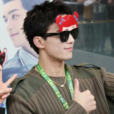 好看情侣头像真人高颜值一人一张(精选18张)