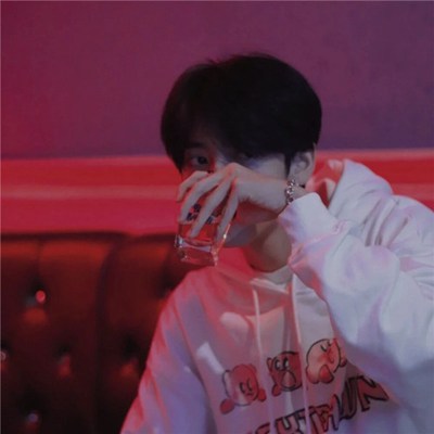 2023最潮最新微信男头像(24张)