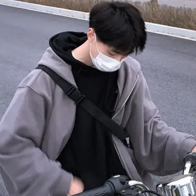 2023最潮最新微信男头像(24张)