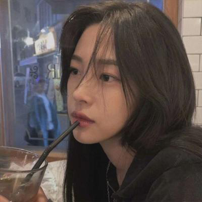 一些好看的网红女头像(优选24张)