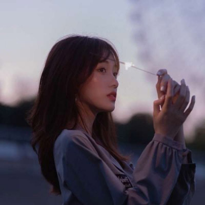 高清好看的女生网红头像ins风格图片大全(优选22张)