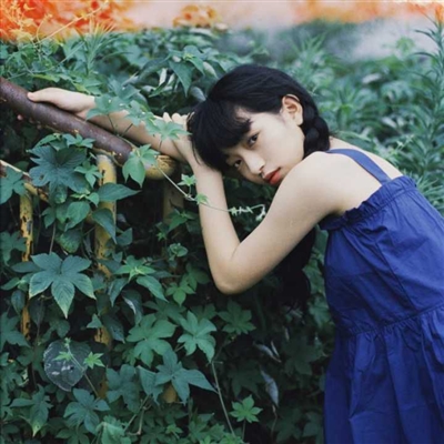 高清意境女头像图片(22张)