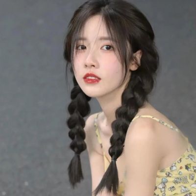 高清意境女头像图片(22张)