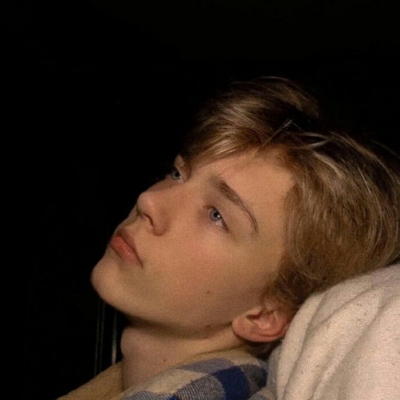 很惊艳的很好看的男生真人qq头像图片(共24张)