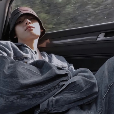 很惊艳的很好看的男生真人qq头像图片(共24张)