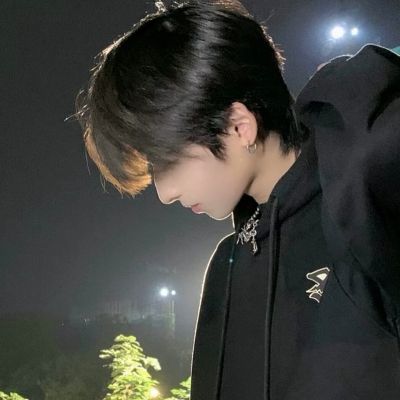 超级好看的真人男生头像(共20张)